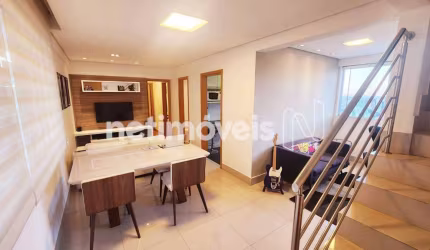 Apartamento cobertura à venda no Gutierrez com 166 m² e 2 dormitórios/quartos.
