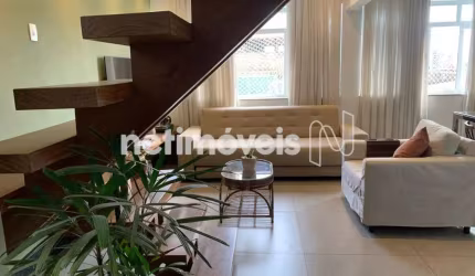Cobertura à venda com 4 dormitórios no bairro Cruzeiro, 220 m² de área útil.