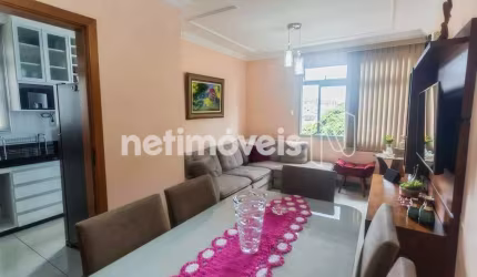 Apartamento à venda no bairro Sagrada Família com 73m² e 3 dormitórios/quartos.