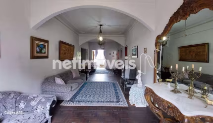 Casa residencial à venda no bairro Prado com 140 m² e 5 dormitórios/quartos disponíveis.