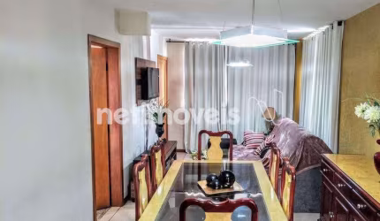 Apartamento cobertura à venda no bairro Sagrada Família com 132 m² e 3 dormitórios.