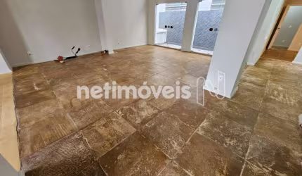 Casa residencial à venda no bairro Belvedere com 330 m² e 3 dormitórios.