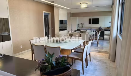 Apartamento à venda no bairro Carmo com 144 m² e 4 dormitórios/quartos disponíveis.