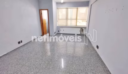Escritório à venda no bairro Santo Antônio com área de 28 m² disponível agora!