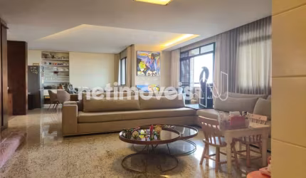 Apartamento à venda no Belvedere com 217 m² e 4 dormitórios/quartos disponíveis.
