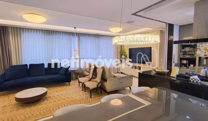 Apartamento à Venda no Carmo com 141 m² e 4 dormitórios/quartos disponíveis