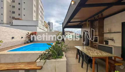Cobertura à venda no bairro Prado com 200 m² e 3 dormitórios/quartos disponíveis