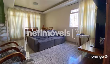 Apartamento cobertura à venda no bairro Prado com 194 m² e 4 dormitórios/quartos.