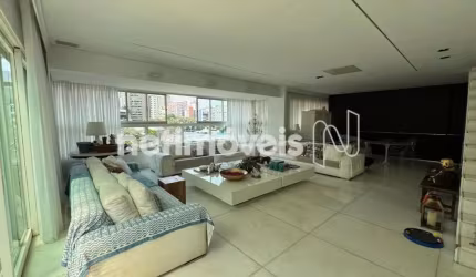 Apartamento cobertura à venda no bairro Serra com 440 m² e 4 dormitórios/quartos.