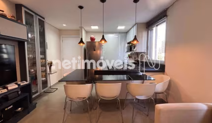 Apartamento à venda no bairro Santo Agostinho com 61 m² e 2 dormitórios/quartos.