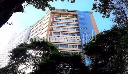 Cobertura à venda no Centro com 140 m² e 3 dormitórios/quartos disponíveis.