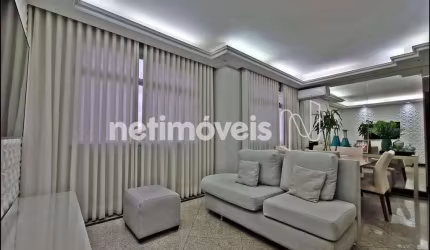 Apartamento cobertura à venda no bairro Coração Eucarístico com 221 m² e 5 dormitórios/quartos.