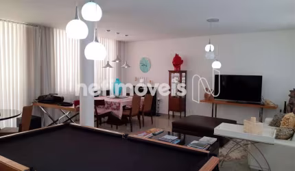 Casa residencial à venda no bairro Buritis com 456 m² e 4 dormitórios/quartos.