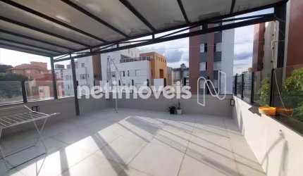 Cobertura à venda no bairro Sagrada Família com 162 m² e 3 dormitórios/quartos.