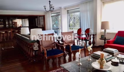 Apartamento à Venda em Santa Lúcia com 260 m² e 4 dormitórios/quartos disponíveis