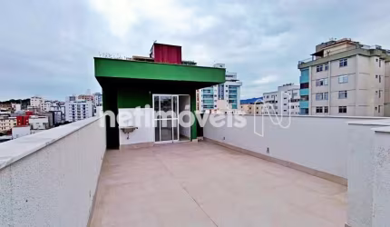 Cobertura à venda no bairro Sagrada Família com 120 m² e 2 dormitórios/quartos.