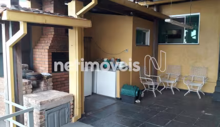 Casa residencial à venda, 242 m² no bairro Sagrada Família com 3 quartos.