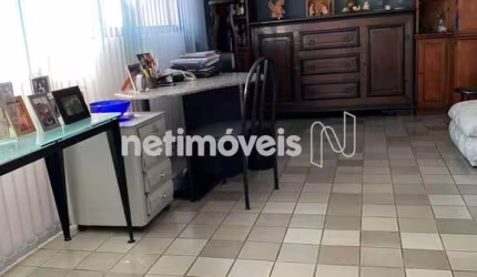 Cobertura à venda no bairro Vila Paris com 160 m² - Sem dormitórios/quartos.