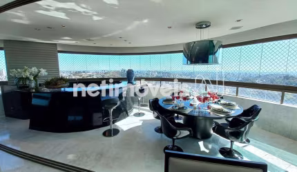 Apartamento à venda no bairro Santa Lúcia com 402 m² e 3 dormitórios/quartos.
