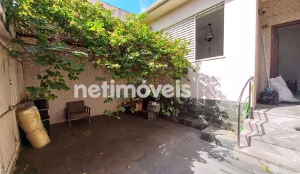Casa residencial à venda no bairro Prado com 300 m² e 3 dormitórios/quartos.