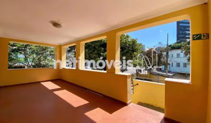 Casa residencial para alugar no bairro Funcionários com 5 dormitórios/quartos e 291 m².
