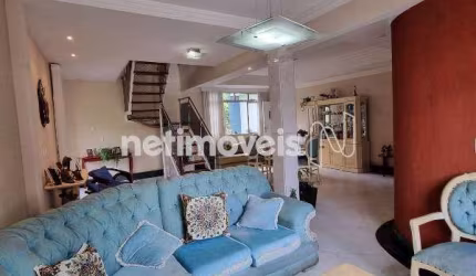 Apartamento cobertura à venda no bairro Santa Efigênia com 210m² e 5 dormitórios.