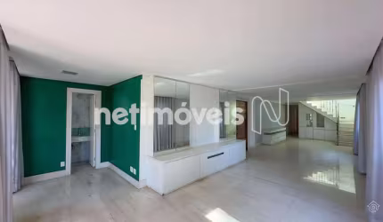 Cobertura à venda com 4 dormitórios no bairro Prado e 380 m² de área útil.