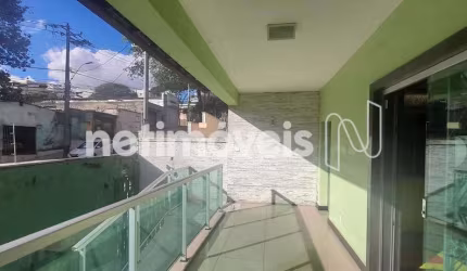 Casa residencial à venda no bairro Nova Suíssa com 304 m² e 5 dormitórios/quartos.