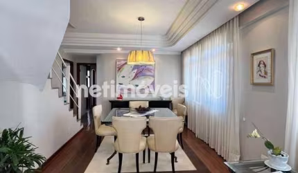 Cobertura à venda no bairro Serra com 214m² e 3 dormitórios/quartos disponíveis
