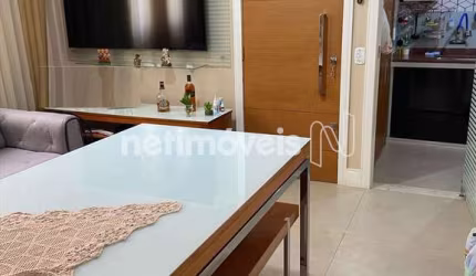 Apartamento à venda no bairro Sagrada Família com 82m² e 3 dormitórios/quartos