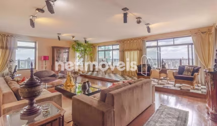 Apartamento à venda no Carmo com 256 m² e 4 dormitórios/quartos disponíveis.