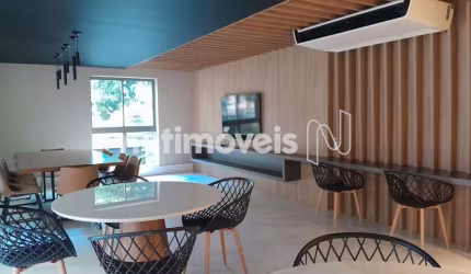 Apartamento à venda no bairro Funcionários com 70 m² e 2 dormitórios/quartos disponíveis.