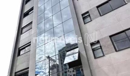Apartamento à venda no bairro Santo Agostinho com 128 m² e 3 dormitórios.