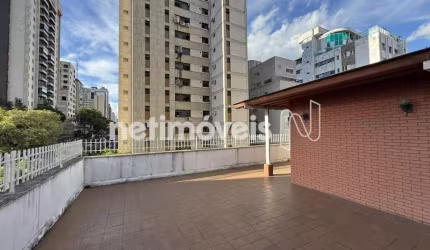 Cobertura à venda no bairro Lourdes com 300 m² e 4 dormitórios/quartos disponíveis.