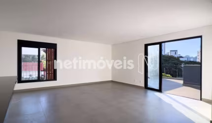 Apartamento à venda na Vila Paris com 4 dormitórios e 207 m² de área útil.