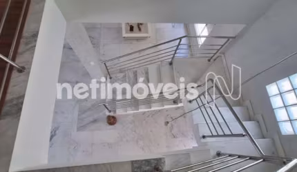Casa residencial à venda no bairro Buritis com 306 m² e 5 dormitórios/quartos.