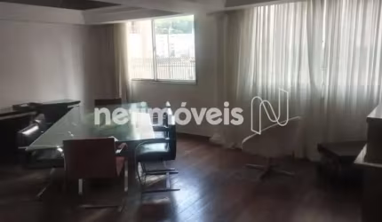 Apartamento à venda no bairro Santo Antônio com 131 m² e 4 dormitórios/quartos.