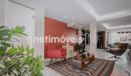 Cobertura à venda com 230m², 4 dormitórios/quartos no bairro Lourdes.