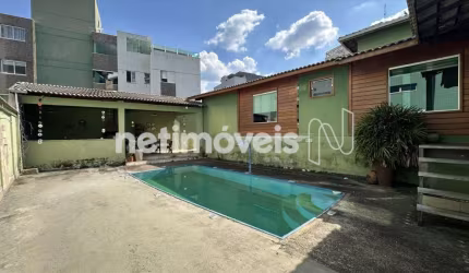 Casa residencial à venda no bairro Buritis com 3 dormitórios e 450 m² de área útil