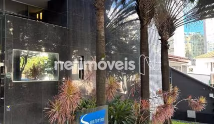 Apartamento para Alugar em Lourdes com 100m² e 3 dormitórios/quartos disponíveis