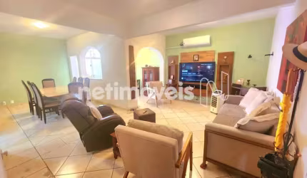 Apartamento à venda no bairro Gutierrez com 200m² e 3 dormitórios/quartos disponíveis.