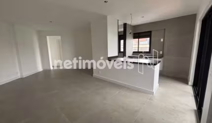 Apartamento para alugar no bairro Lourdes com 2 dormitórios e 86 m² de área útil.
