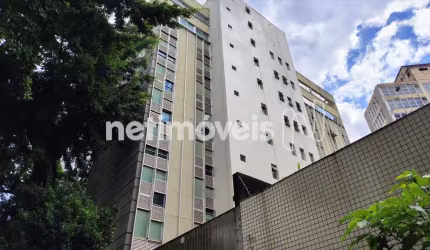 Apartamento à venda no bairro Funcionários com 295m² e 3 dormitórios/quartos.