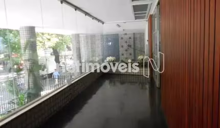 Apartamento à venda no Centro com 145 m² e 3 dormitórios/quartos disponíveis.