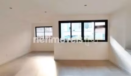 Apartamento para alugar no Centro, 108 m² com 3 dormitórios/quartos disponíveis.