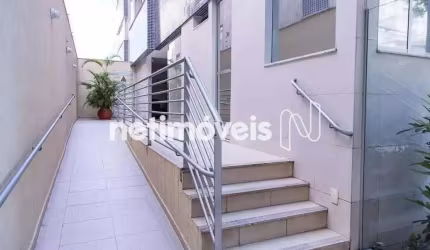 Cobertura à venda no bairro Gutierrez com 180 m² de área útil.