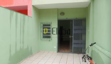 Sobrado à venda Chácara Santo Antônio 2 dormitórios, uma vaga!