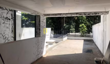 Ponto Comercial em reforma na Chácara Santo Antônio - Av Cecília Gottemberg