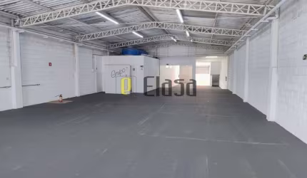 3 pavimentos, salão, salas, salão no subsolo