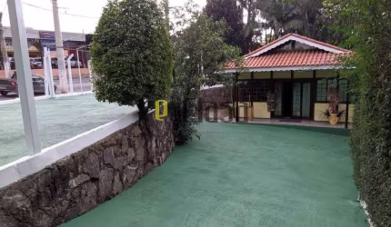 Casa com terreno - Vende / Aluga - Itapecerica da Serra